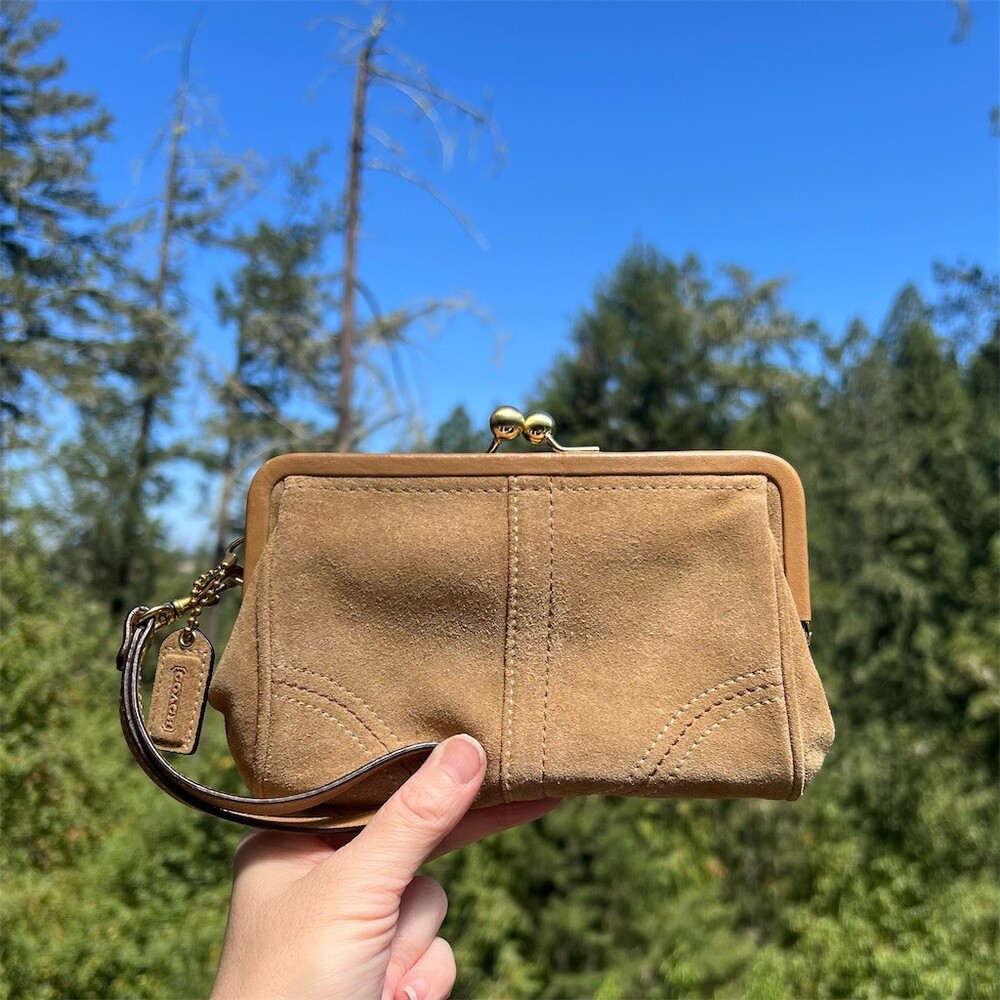 COACH VINTAGE Tan Suede KissLock Clutch Pouch Wallet Purse Gold Hardware